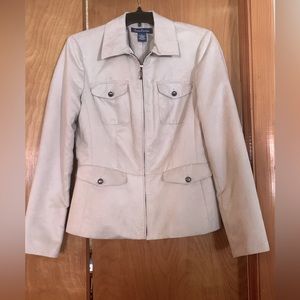 Women’s lined polyester jacket. Suede- like feel and appearance. Size 6